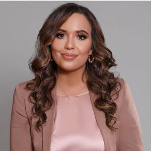 Meet your Posher, Kassandra